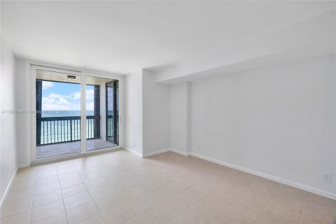 Condominio en venta en Hillsboro Beach, Florida, 2 dormitorios, 195.09 m2 № 887471 - foto 17
