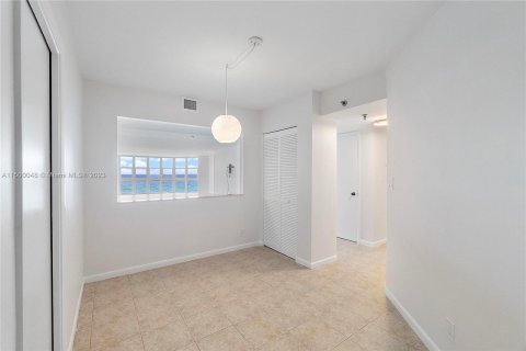 Condominio en venta en Hillsboro Beach, Florida, 2 dormitorios, 195.09 m2 № 887471 - foto 21