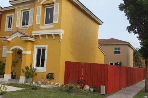 Townhouse in Homestead, Florida 3 bedrooms, 128.02 sq.m. № 1381718 - photo 1