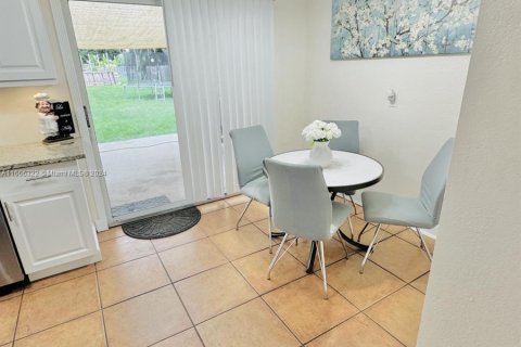 House in St. Lucie, Florida 2 bedrooms, 91.97 sq.m. № 1381671 - photo 8