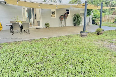 House in St. Lucie, Florida 2 bedrooms, 91.97 sq.m. № 1381671 - photo 23