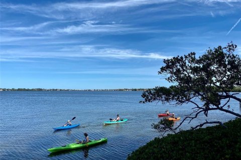 Condo in Sarasota, Florida, 2 bedrooms  № 1371224 - photo 20