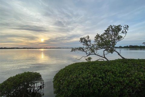 Condo in Sarasota, Florida, 2 bedrooms  № 1371224 - photo 28