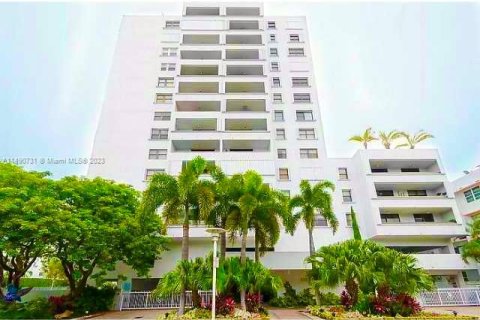 Condo in Miami Beach, Florida, 2 bedrooms  № 855803 - photo 9