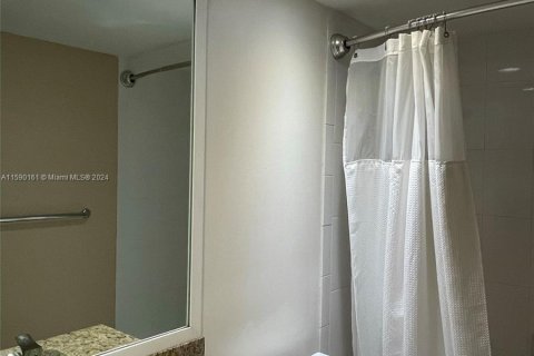 Condo in Hollywood, Florida, 2 bedrooms  № 1179213 - photo 18