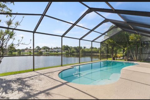 Casa en venta en Tampa, Florida, 4 dormitorios, 151.9 m2 № 1254979 - foto 15