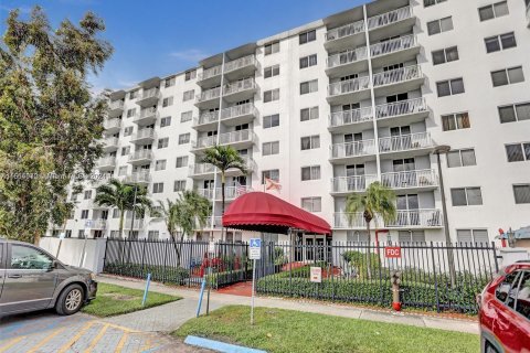 Copropriété à vendre à Miami, Floride: 2 chambres, 92.9 m2 № 1391577 - photo 1