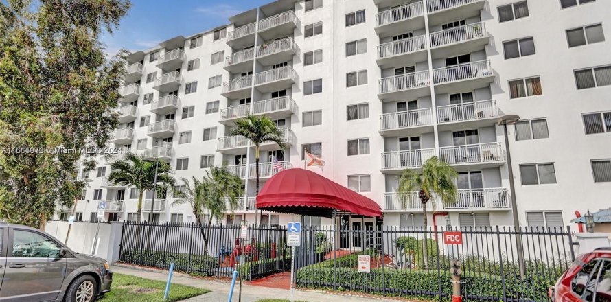 Condo in Miami, Florida, 2 bedrooms  № 1391577