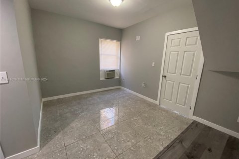 Immobilier commercial à vendre à Miami, Floride: 258.73 m2 № 1316732 - photo 17