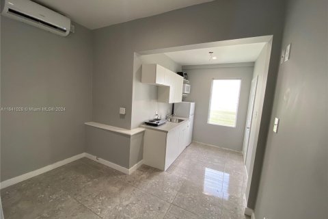 Immobilier commercial à vendre à Miami, Floride: 258.73 m2 № 1316732 - photo 13