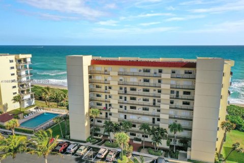 Condo in Jensen Beach, Florida, 2 bedrooms  № 1388034 - photo 16