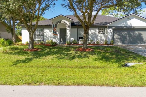 House in Palm Bay, Florida 3 bedrooms, 189.43 sq.m. № 1387083 - photo 1