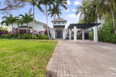 House in Key Biscayne, Florida 4 bedrooms, 265.79 sq.m. № 1320853 - photo 4