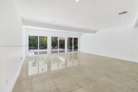 Casa en venta en Key Biscayne, Florida, 4 dormitorios, 265.79 m2 № 1320853 - foto 9