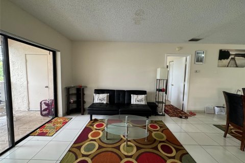 Copropriété à vendre à Coral Springs, Floride: 2 chambres, 58.44 m2 № 1161749 - photo 18