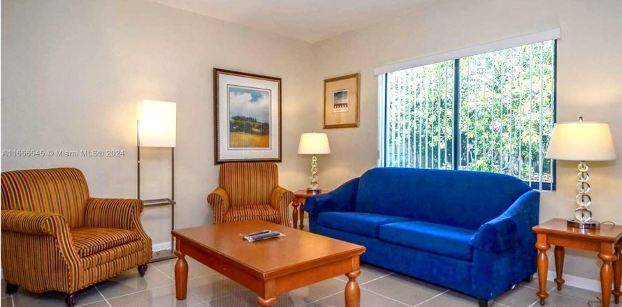 Villa ou maison à Hollywood, Floride 1 chambre, 69.68 m2 № 1356877