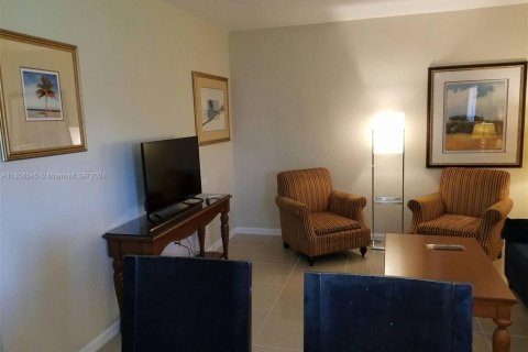 House in Hollywood, Florida 1 bedroom, 69.68 sq.m. № 1356877 - photo 16