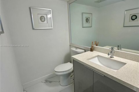 Condo in Aventura, Florida, 1 bedroom  № 1356962 - photo 10