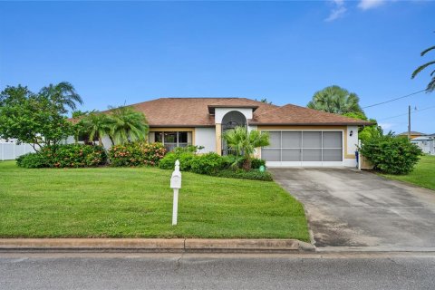 Villa ou maison à vendre à Lehigh Acres, Floride: 4 chambres, 182.27 m2 № 1339350 - photo 2