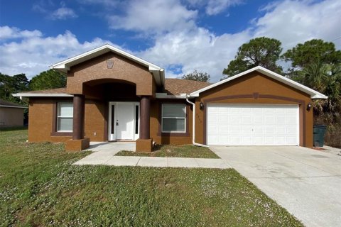 House in North Port, Florida 3 bedrooms, 151.99 sq.m. № 1398657 - photo 1