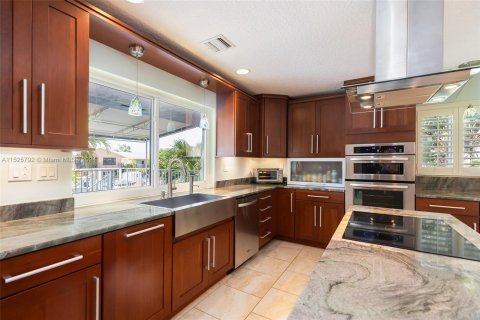 Villa ou maison à vendre à Key Largo, Floride: 4 chambres, 307.13 m2 № 998107 - photo 18