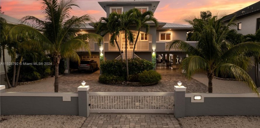 Villa ou maison à Key Largo, Floride 4 chambres, 307.13 m2 № 998107
