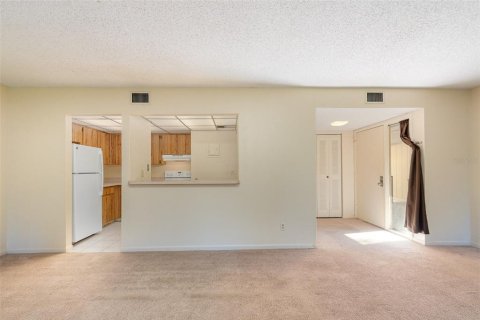 Condo in Deltona, Florida, 2 bedrooms  № 1417407 - photo 9