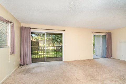 Condo in Deltona, Florida, 2 bedrooms  № 1417407 - photo 7