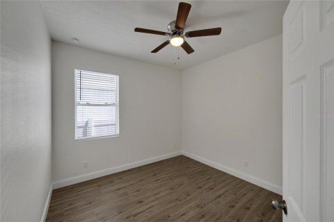 House in Tampa, Florida 3 bedrooms, 134.71 sq.m. № 1083717 - photo 28