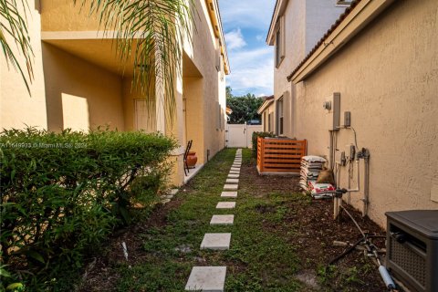 Villa ou maison à vendre à Coconut Creek, Floride: 3 chambres, 167.97 m2 № 1332248 - photo 4