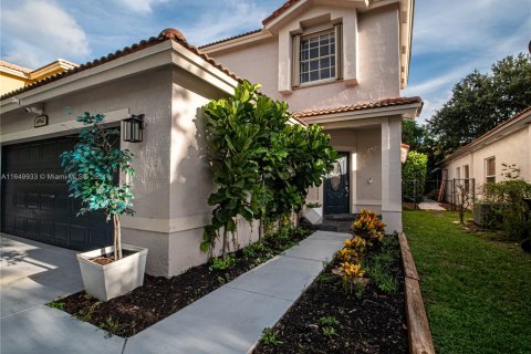 Villa ou maison à vendre à Coconut Creek, Floride: 3 chambres, 167.97 m2 № 1332248 - photo 3