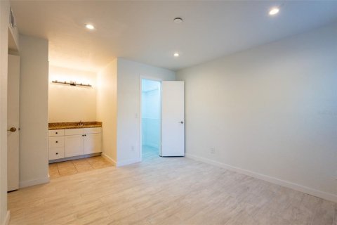 Condo in Orlando, Florida, 2 bedrooms  № 1344872 - photo 19