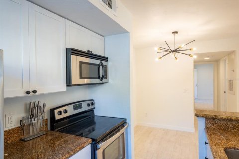 Condo in Orlando, Florida, 2 bedrooms  № 1344872 - photo 8