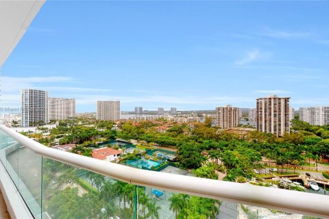 Condominio en venta en Aventura, Florida, 2 dormitorios, 146.79 m2 № 1360480 - foto 17