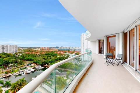 Condominio en venta en Aventura, Florida, 2 dormitorios, 146.79 m2 № 1360480 - foto 16