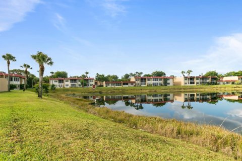 Villa ou maison à vendre à West Palm Beach, Floride: 2 chambres, 104.24 m2 № 1104305 - photo 12