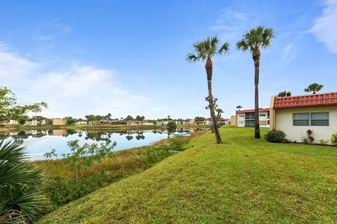 Villa ou maison à vendre à West Palm Beach, Floride: 2 chambres, 104.24 m2 № 1104305 - photo 13