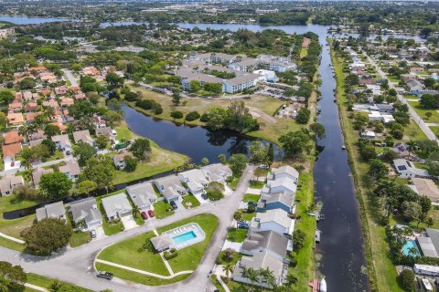 Casa en venta en Lake Worth, Florida, 3 dormitorios, 196.67 m2 № 1104362 - foto 1