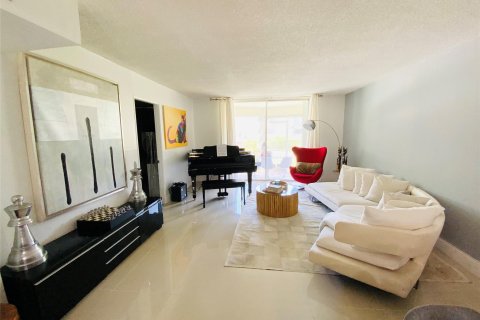 Copropriété à vendre à Deerfield Beach, Floride: 2 chambres, 90.12 m2 № 1135014 - photo 12