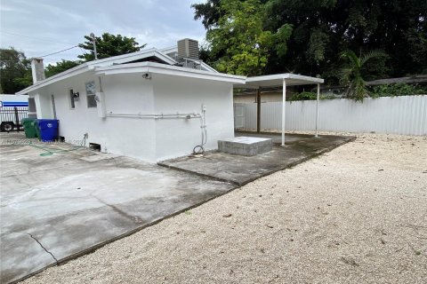 House in Miami, Florida 3 bedrooms, 94.76 sq.m. № 1388114 - photo 10