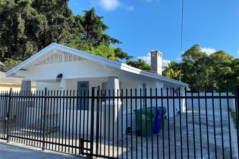 Casa en venta en Miami, Florida, 3 dormitorios, 94.76 m2 № 1388114 - foto 2