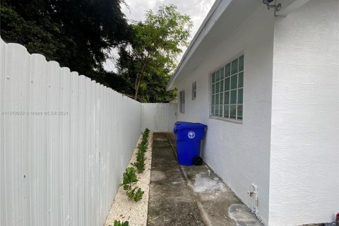 Casa en venta en Miami, Florida, 3 dormitorios, 94.76 m2 № 1388114 - foto 9