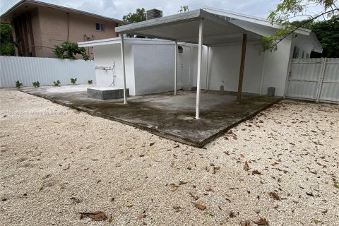 House in Miami, Florida 3 bedrooms, 94.76 sq.m. № 1388114 - photo 12