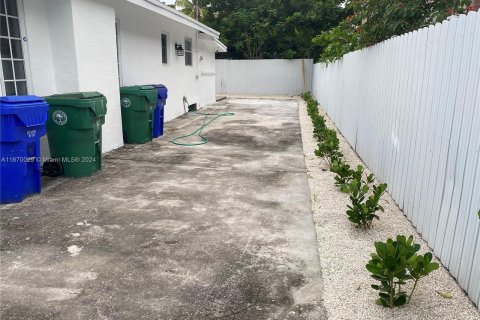 Casa en venta en Miami, Florida, 3 dormitorios, 94.76 m2 № 1388114 - foto 11