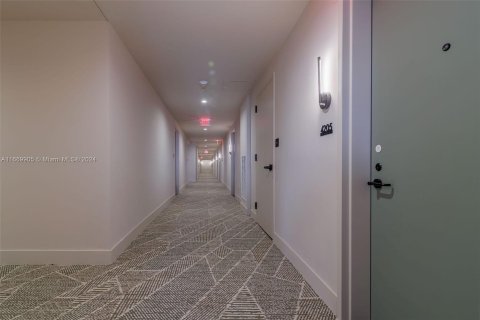 Condo in Miami, Florida, 1 bedroom  № 1388080 - photo 16