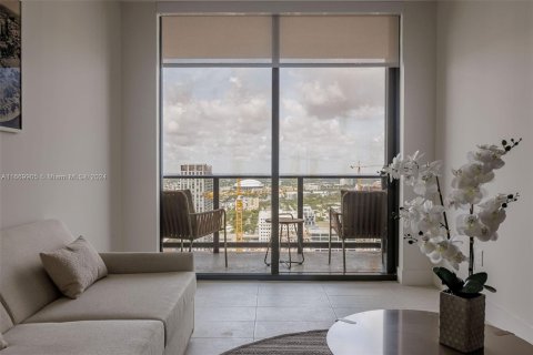 Condo in Miami, Florida, 1 bedroom  № 1388080 - photo 5