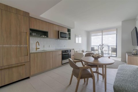 Condo in Miami, Florida, 1 bedroom  № 1388080 - photo 24