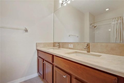 Townhouse in Tampa, Florida 3 bedrooms, 166.48 sq.m. № 1408224 - photo 12