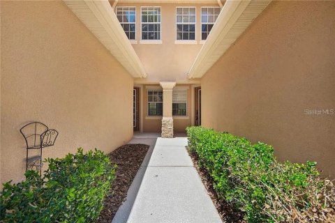 Townhouse in Tampa, Florida 3 bedrooms, 166.48 sq.m. № 1408224 - photo 3