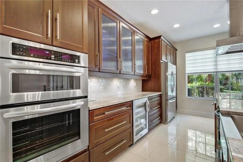 Adosado en venta en Tampa, Florida, 3 dormitorios, 166.48 m2 № 1408224 - foto 10